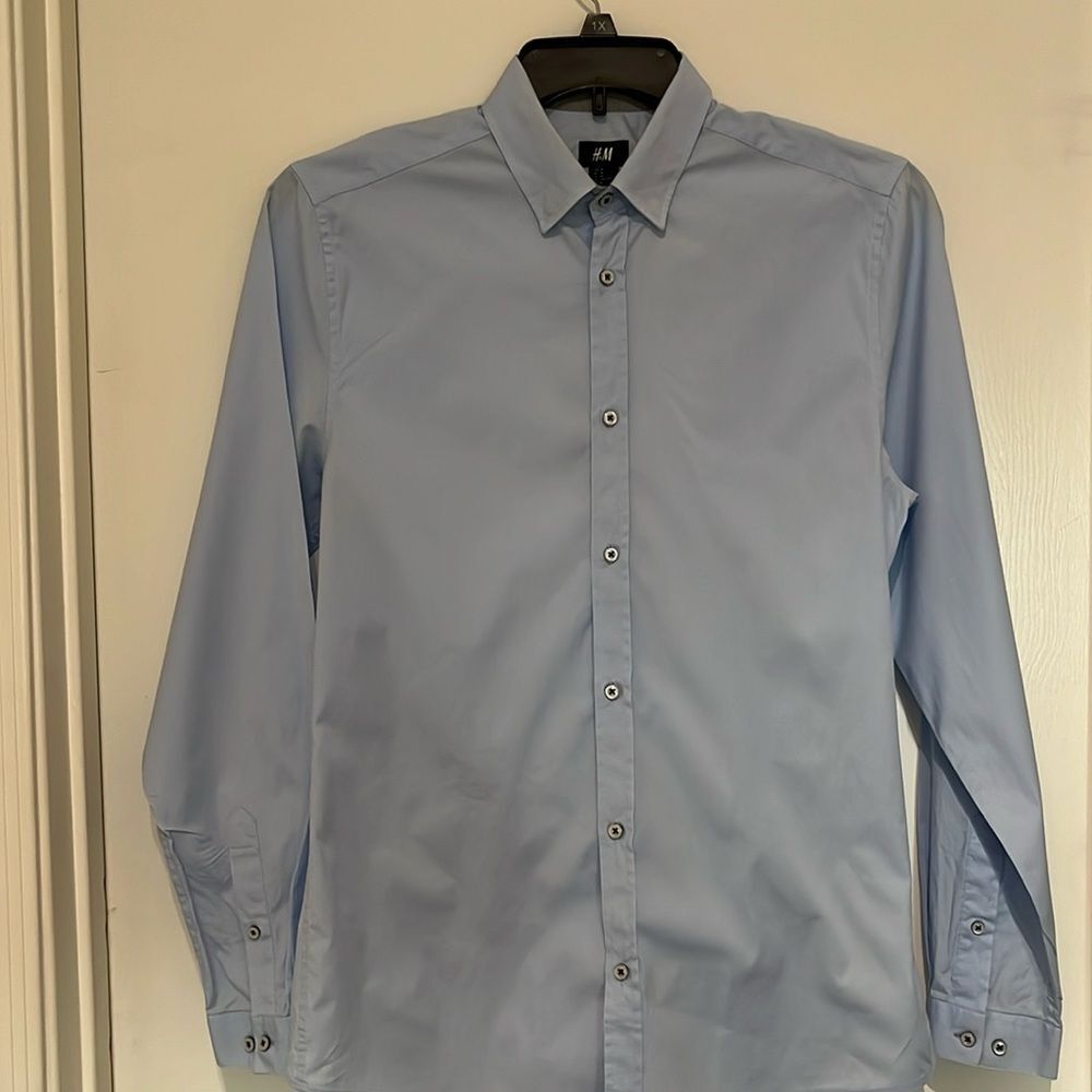 H&M Regular Fit Button Down Shirt medium Long Sleeve